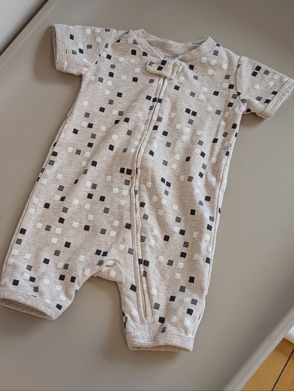 Petit Lem 🌘- 3M -  Beige Short-Sleeve Baby One-Piece Romper with Square Neutral